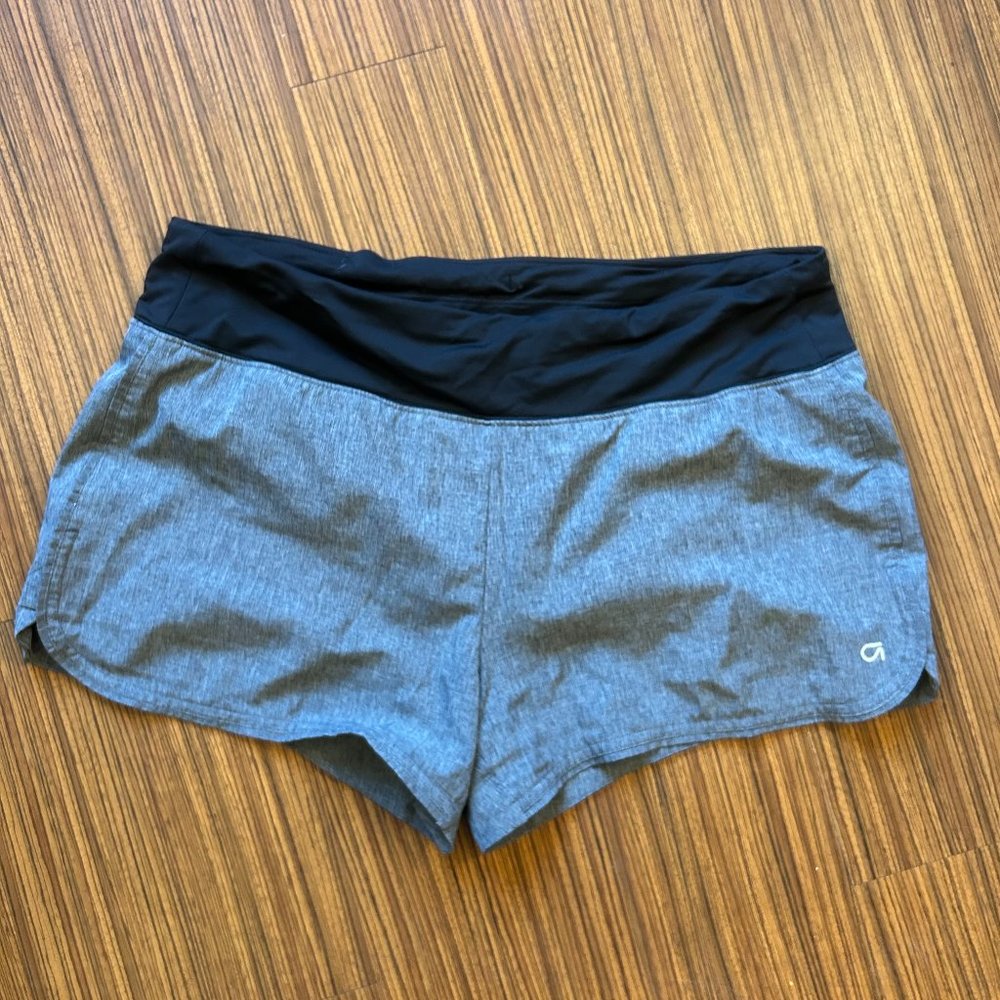 Gap athletic shorts size M